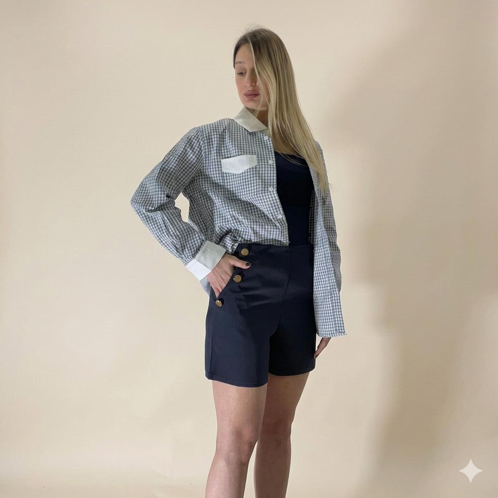 Pantaloncino con Bottoni Oro su Tasche